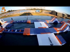 250 personnes Jeux de parcs aquatiques gonflables géants Certificat TUV Cours d'effacement