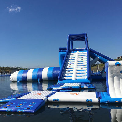 Tour d'eau gonflable géante avec la goutte pour le parc d'Aqua